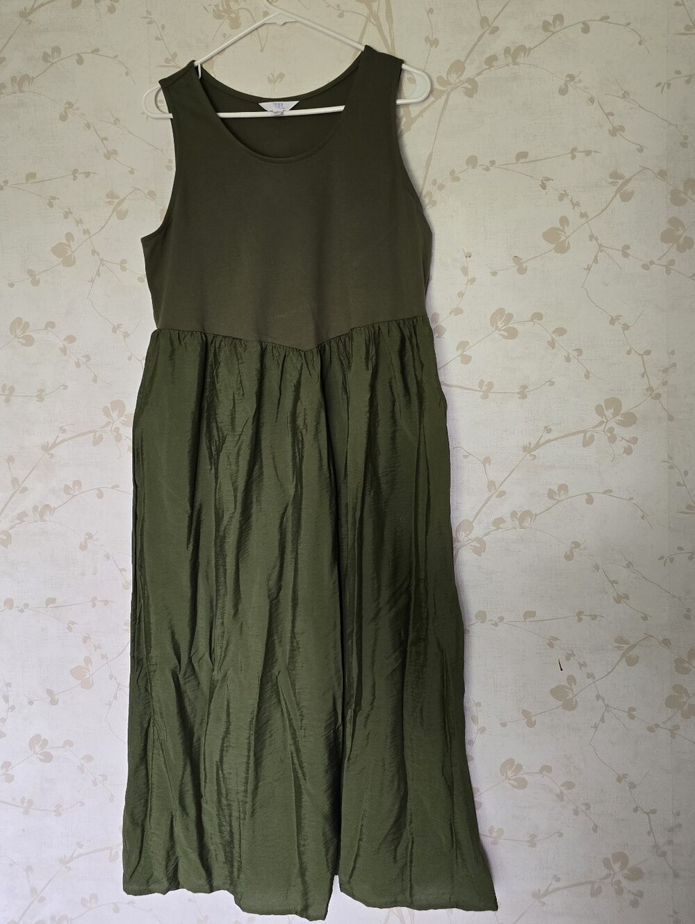 Time and Tru Olive Green Sleeveless Maxi Dress